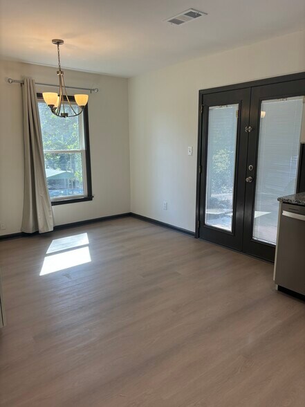 Building Photo - 1685 Bald Ridge Marina Rd