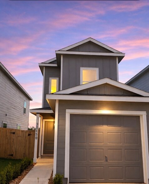 Building Photo - 20150 Green Mallard St