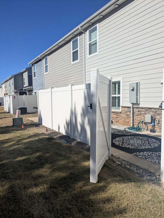 Building Photo - 7481 Hartsfield Dr