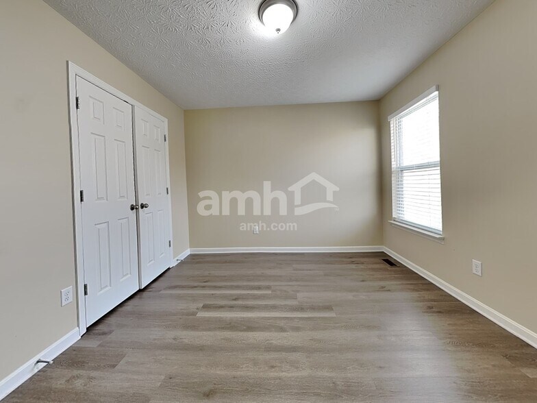 Building Photo - 2106 Prairie Clover Dr