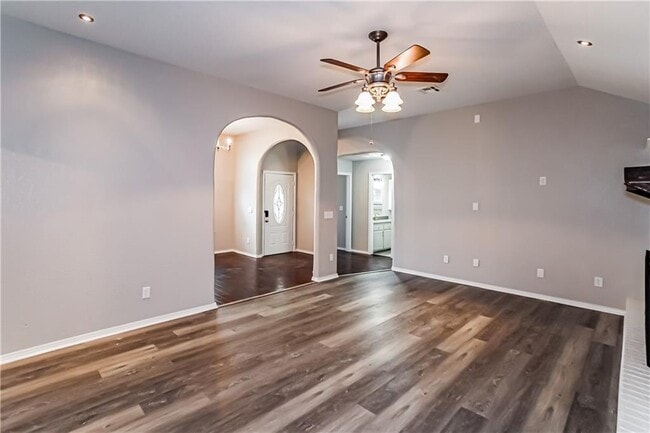 Building Photo - 3004 SW 124th St