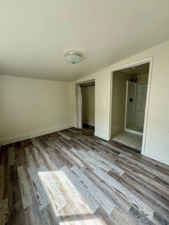 Building Photo - 120 Buena Vista Dr