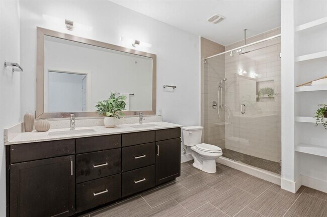 Building Photo - 2002 Glen Allen St