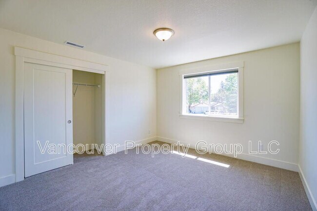 Building Photo - 12513 NE 102nd Way