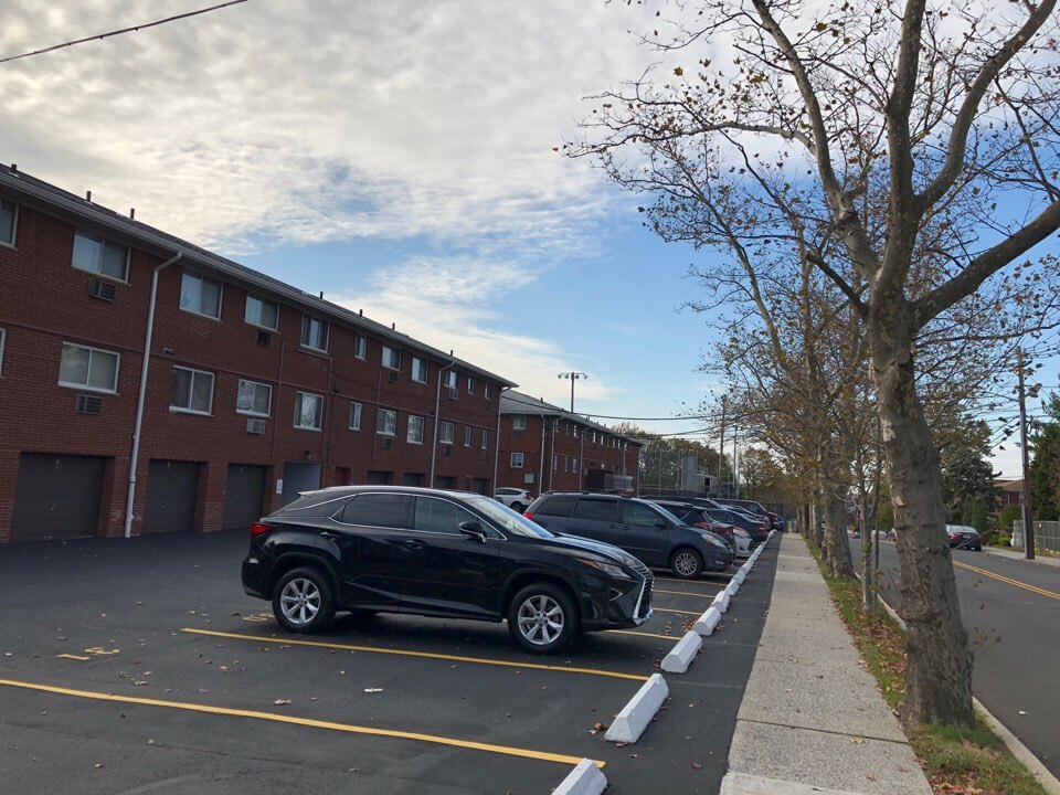 Building Photo - 1319 Anderson Ave