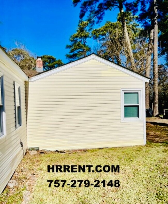 Building Photo - Coming Soon!! Extremely Cute 3 Bedroom 1 B...