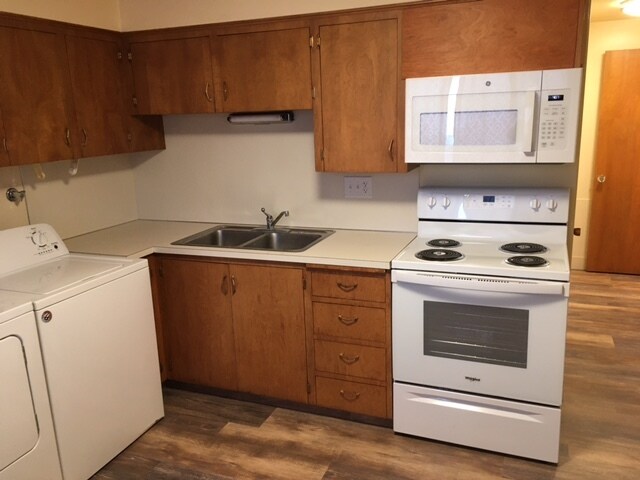 Building Photo - 814 N 700 E