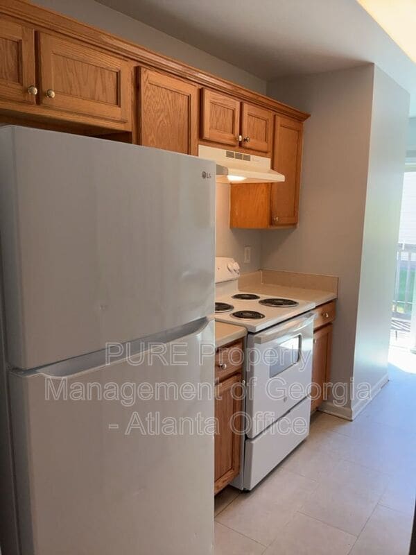 Building Photo - 1706-1706 Stonehaven Cir