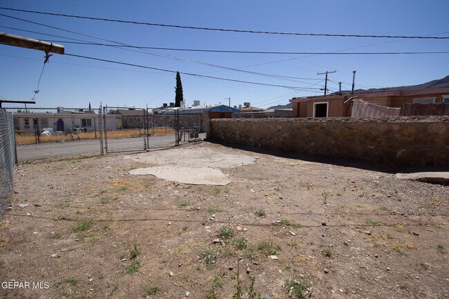 Building Photo - 3510 Porter Ave
