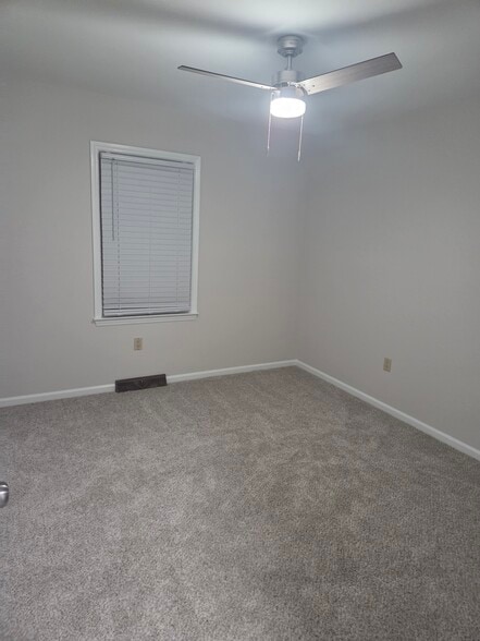 Building Photo - 103 Candystick Cir