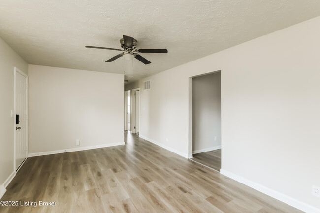 Building Photo - 2525 Coronet Dr