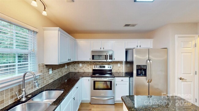 Building Photo - 1838 Chinchester Ln