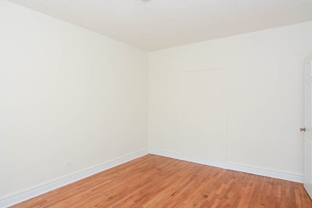 Building Photo - 846 W Cornelia Ave