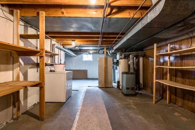 Building Photo - 7622-7624 MAIN STREET