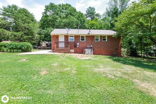 Building Photo - 5320 Southampton Rd, Charlotte, NC 28217