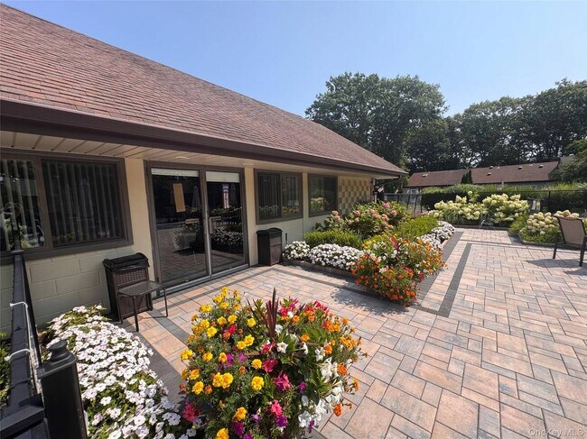 Building Photo - 20 Strathmore Gate Dr