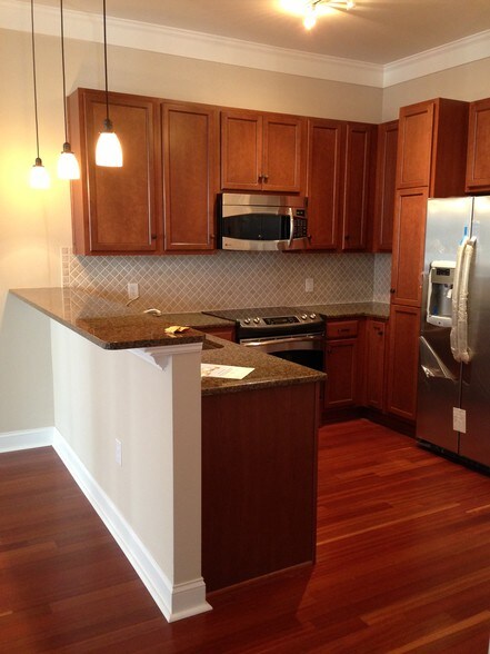 Building Photo - 2810 Selwyn Ave