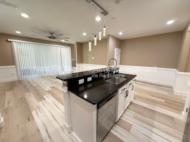 Building Photo - 7028 Beauhaven Ct