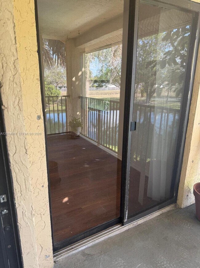 Building Photo - 9999 Summerbreeze Dr
