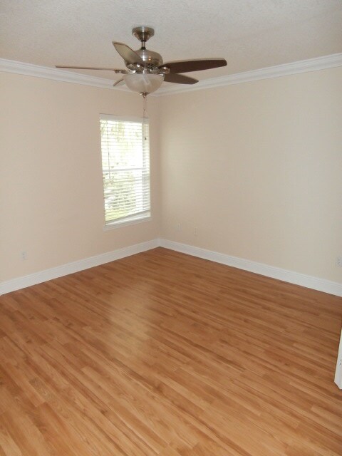 Building Photo - 712 Secret Harbor Ln
