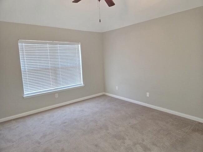 Building Photo - Denton, Texas