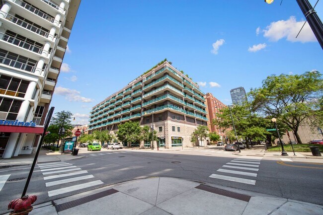 Building Photo - 910 W Madison St