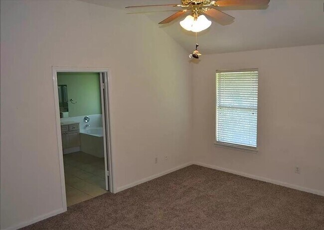 Building Photo - 2210 Equestrian Trail