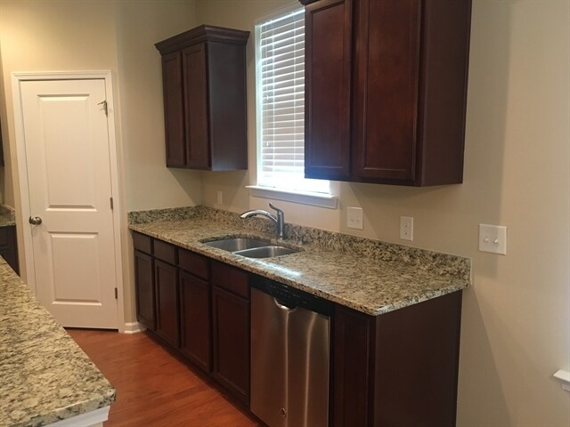 Building Photo - 19 Winslow Cir