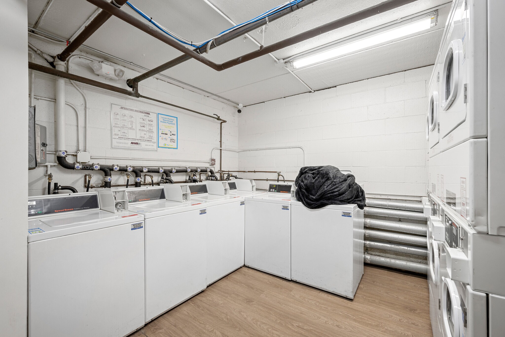 Building Photo - 409 Burchett St