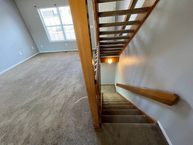Building Photo - 5098 Stoneybrook Blvd