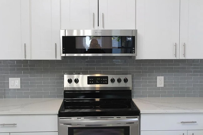 Building Photo - 35 Clark St