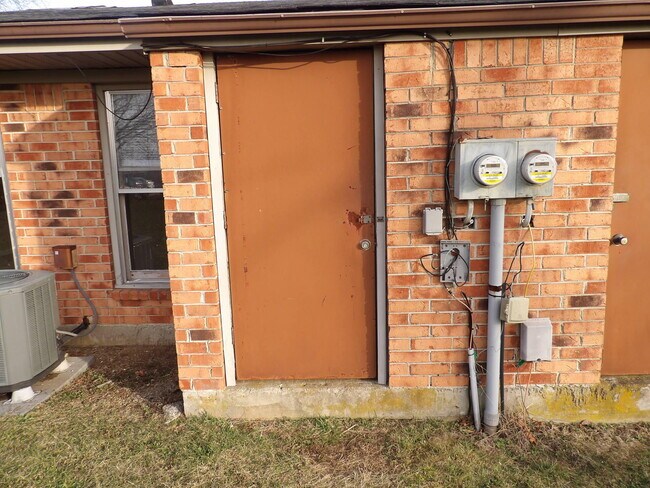 Building Photo - 115 Potomac Ct