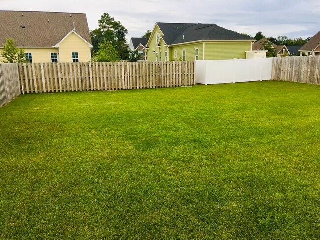 Building Photo - 102 Abaco Dr E