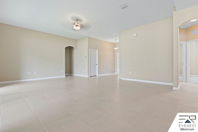 Building Photo - FULLY FENCED, LIKE NEW 3/2/2 IN DESIRABLE PINE GROVE