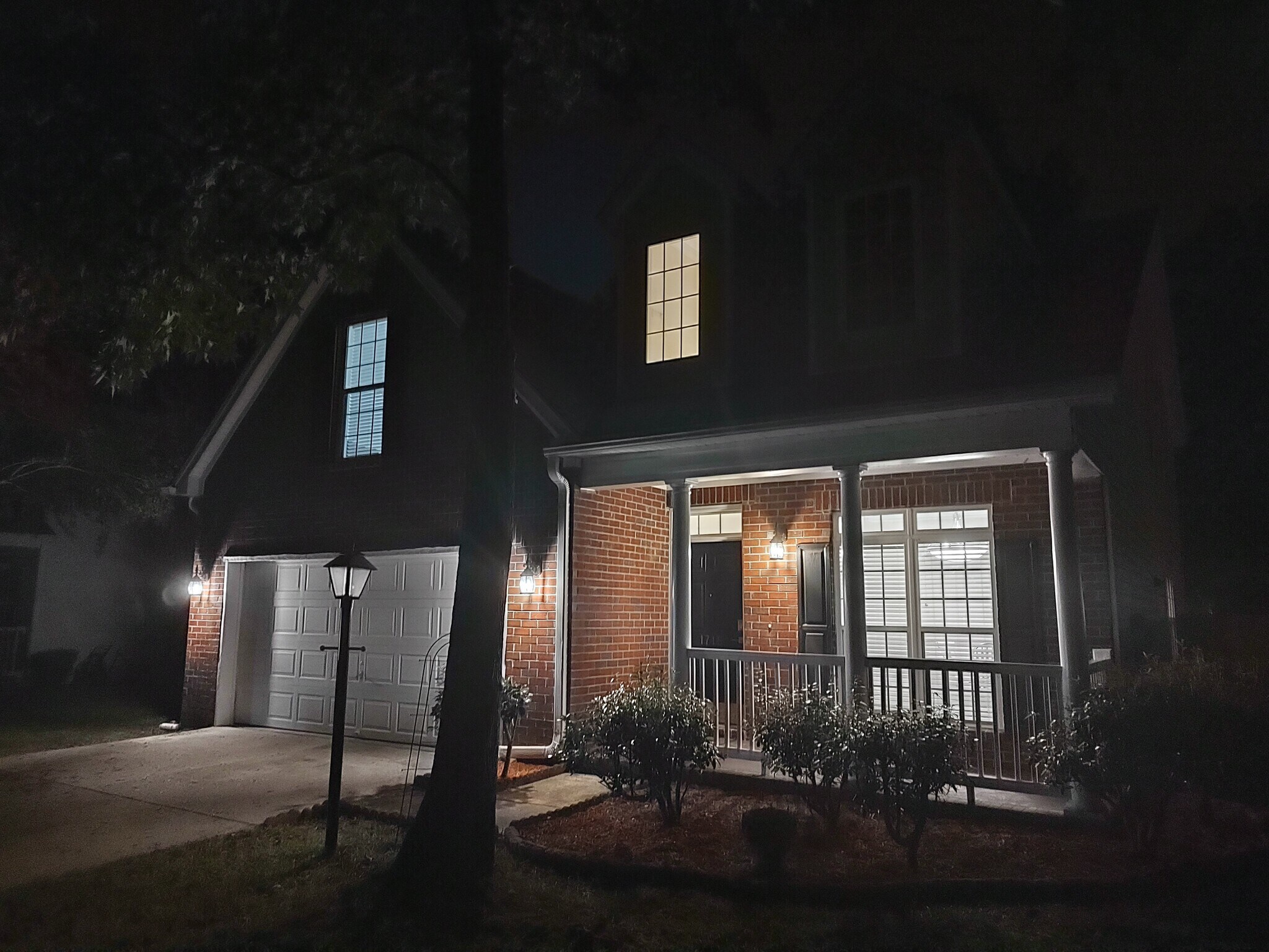 Building Photo - 1715 Cranbrook Dr