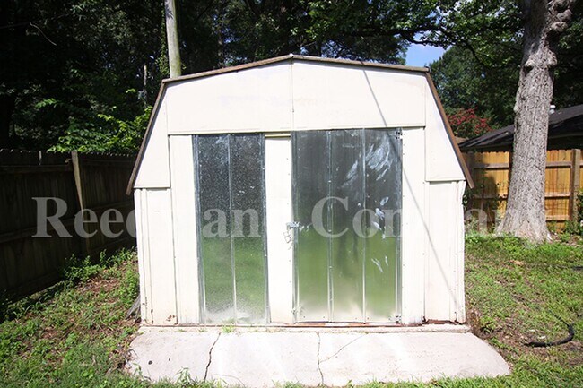 Building Photo - 1555 S Perkins Rd