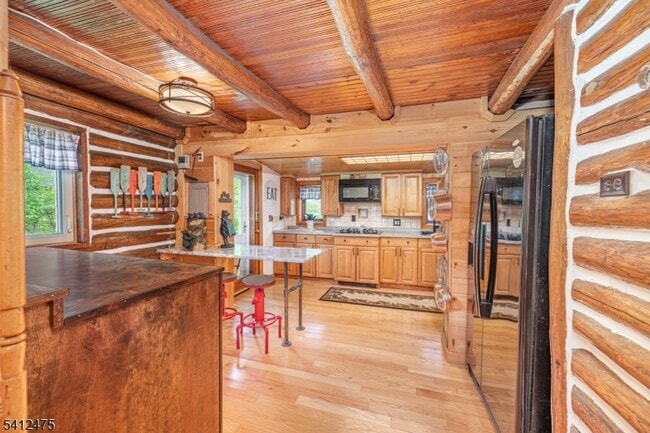 Building Photo - 121 Bearfort Rd