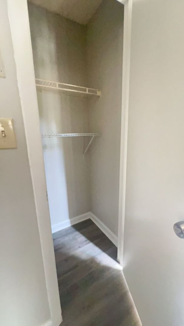 Building Photo - Come see this 1 bedroom, 1 bath condo for ...