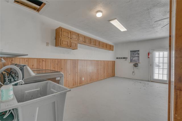 Building Photo - 3273 Lackland Rd