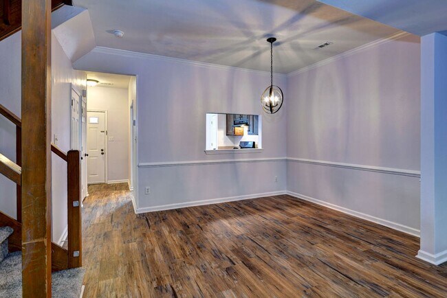 Building Photo - Coventry Townhome Move In Ready.