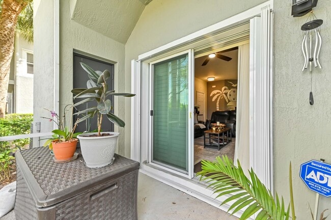 Building Photo - 3043 Grandiflora Dr