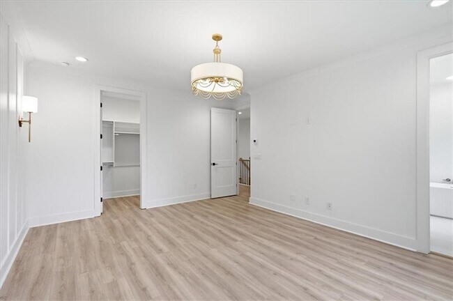 Building Photo - 333 Sugarview Rd