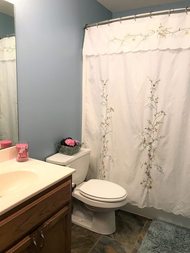 Building Photo - Fenced-in Yard + West Side of Manhattan + Washer & Dryer Included + 2-Car Garage! Available July ...