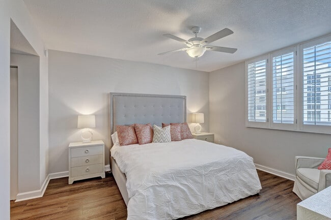 Building Photo - 1551 N Flagler Dr