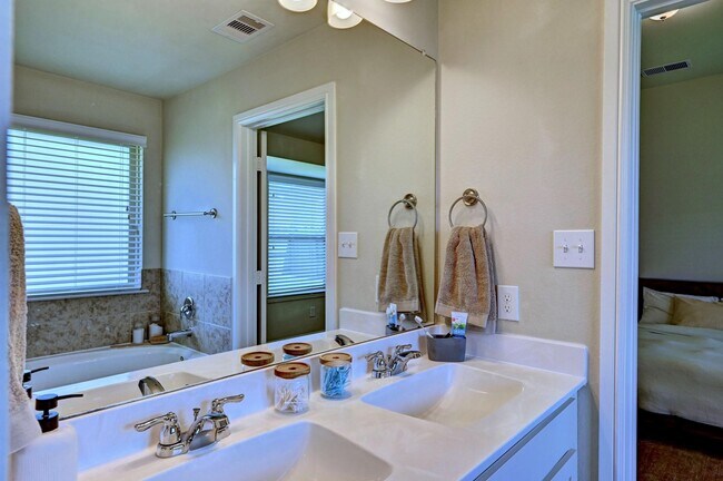 Building Photo - 8122 Peralta Valley Ct