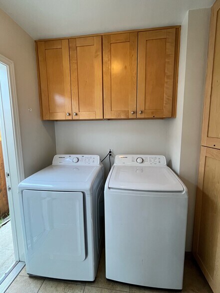 in unit w/d - 1105 Grand Ave