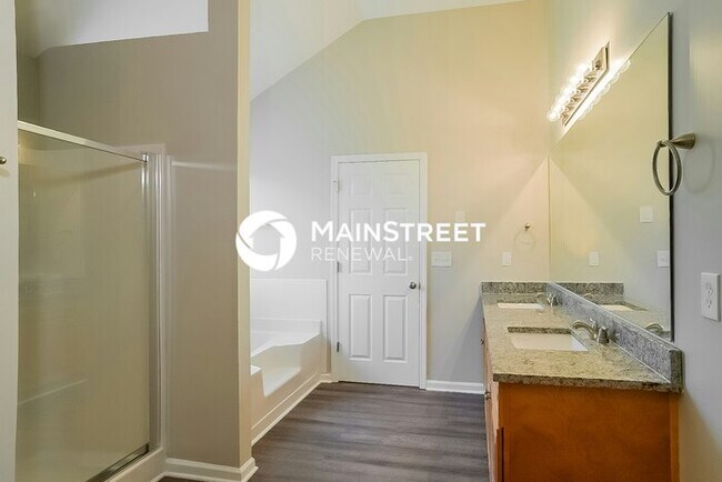 Building Photo - 6 Bedroom Pet-Friendly Home in Lithia Spri...