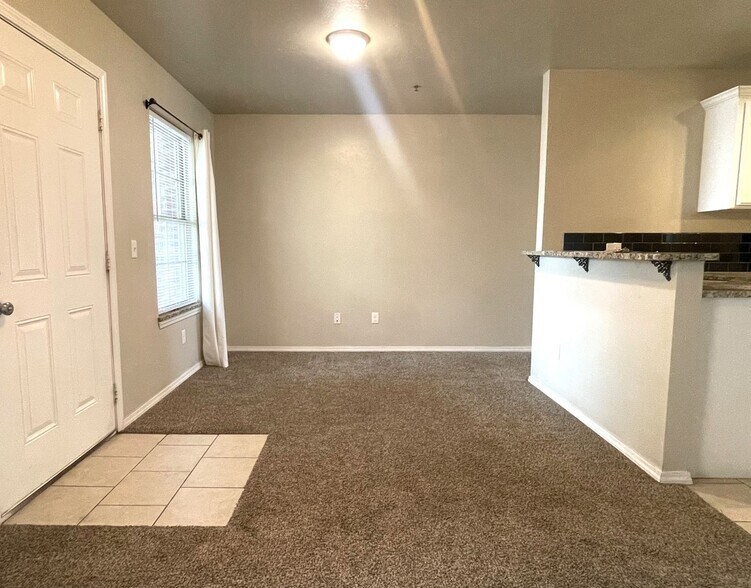Primary Photo - 2442 NW 39th St