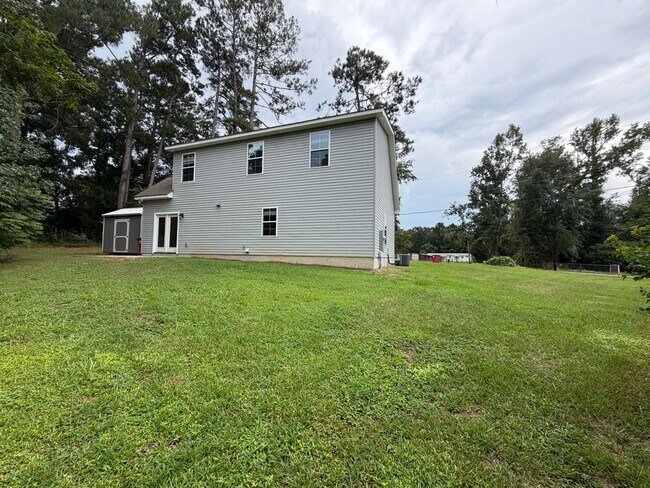 Building Photo - 161 Moore Ave