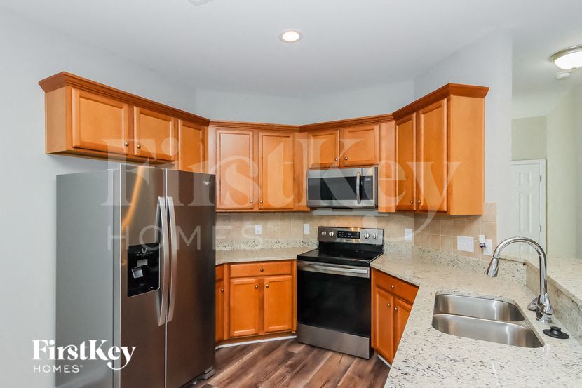 Building Photo - 105 Meandering Way Ln